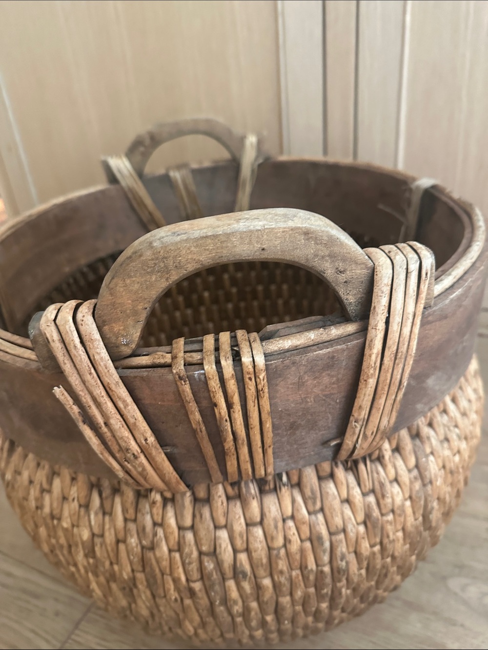 Chinese Woven Willow Basket w/ 2 Wood Handles Asian Vintage Antique 19th Century - Picture 2 of 4